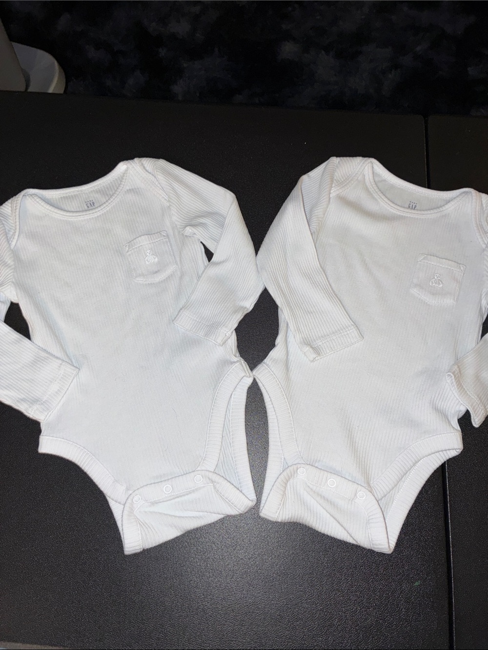 GAP White Ribbed Long-Sleeve Baby One-Piece top onesie 2 lot Duo fall winter